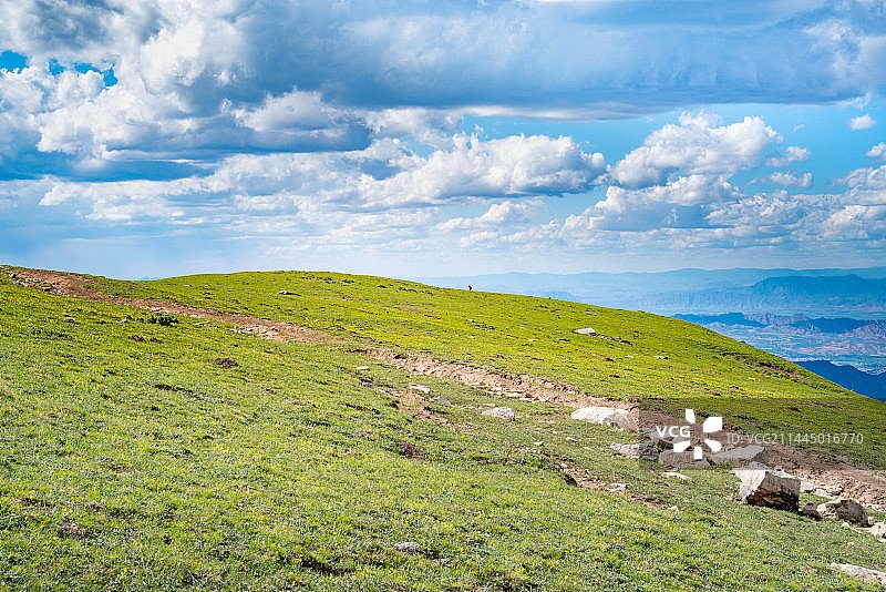 Donglingshan alpine meadow — Beijing's highest peak at 2,303m